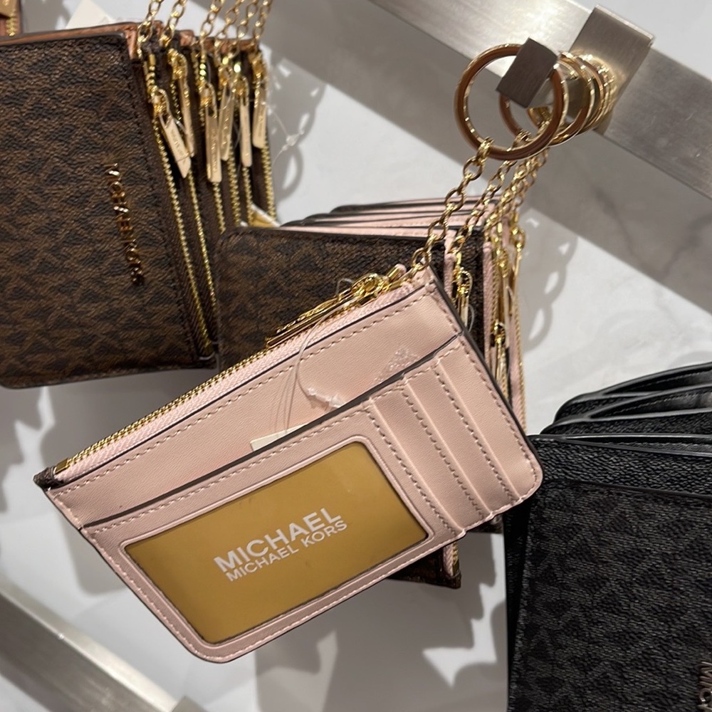MICHAEL KORS SMALL TOP ZIP COINPOUCH W ID 
Powder Blush - Picture 13 of 16
